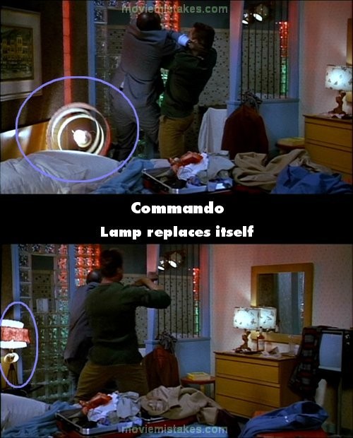 Chiếc chụp đèn bị lật nhào tự động trở về vị trí ban đầu ở cảnh Matrix đánh nhau với Cooke ở trong phòng khách sạn